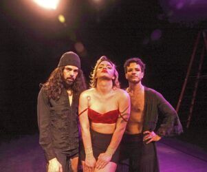 Identidade X – Max e Eva, teatro